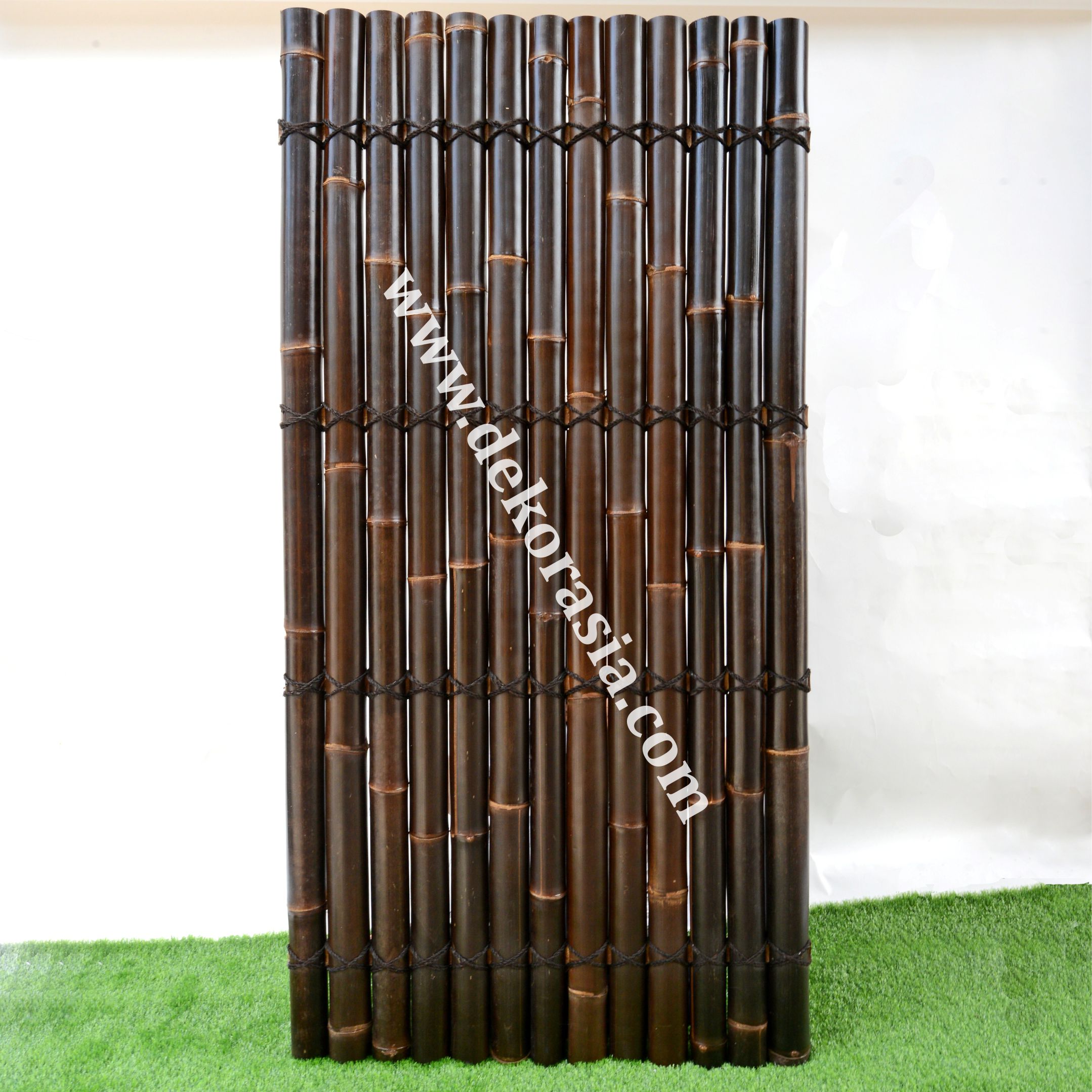 High Quality Black Bamboo Half Bamboo Panels, Bamboo Screen A sturdy black bamboo garden fence